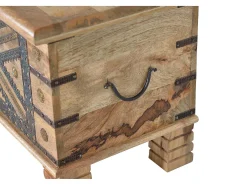 Clearance Baú de madeira de mangueira com detalhes em metal na cor natural. Acessórios De Arrumação