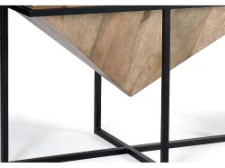 Base da mesa em madeira de mangue e metal.*Giner y colomer Hot