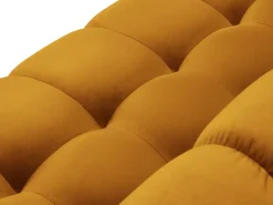 - Sofá